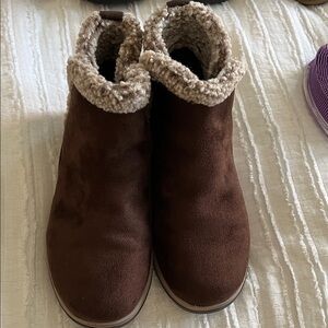 Clarks cloudstepper booties size 8
